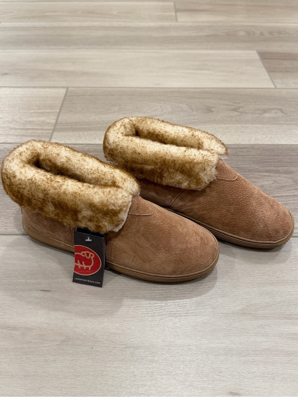 Lamo Men's Sheepskin Bootie Slippers sz L/10 Chestnut-Tan Shearling Lined NEW